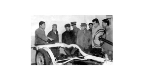 80年代初，交通部副部長王展義來我校檢查指導(dǎo)工作