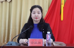 黨委副書記、院長(zhǎng)　白托婭